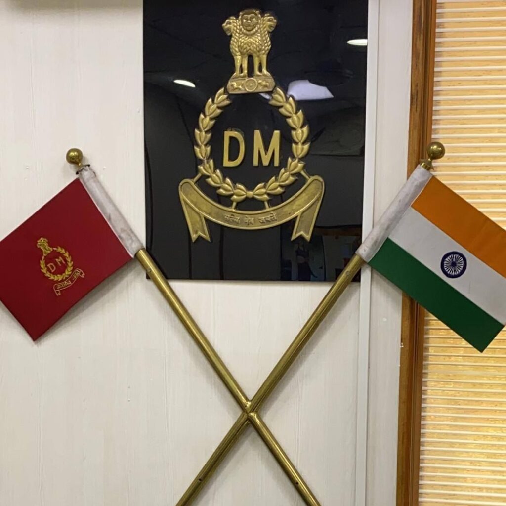 DM की पावर: जिलाधिकारी की शक्तियाँ और उनके अधिकार